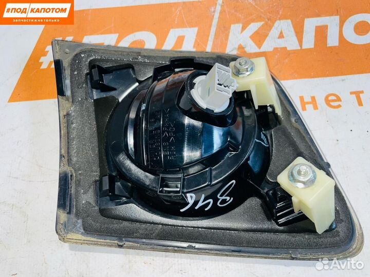 Фонарь крышки багажника правый Mazda 3 BK 2005