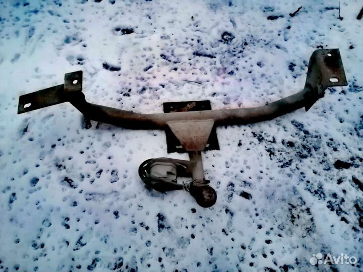 Фаркоп на приору универсал