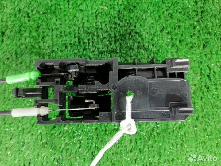 Замок двери передний левый Toyota Voltz ZZE136