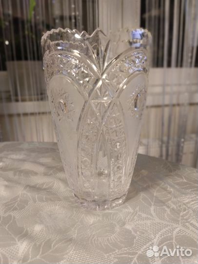Хрустальная ваза