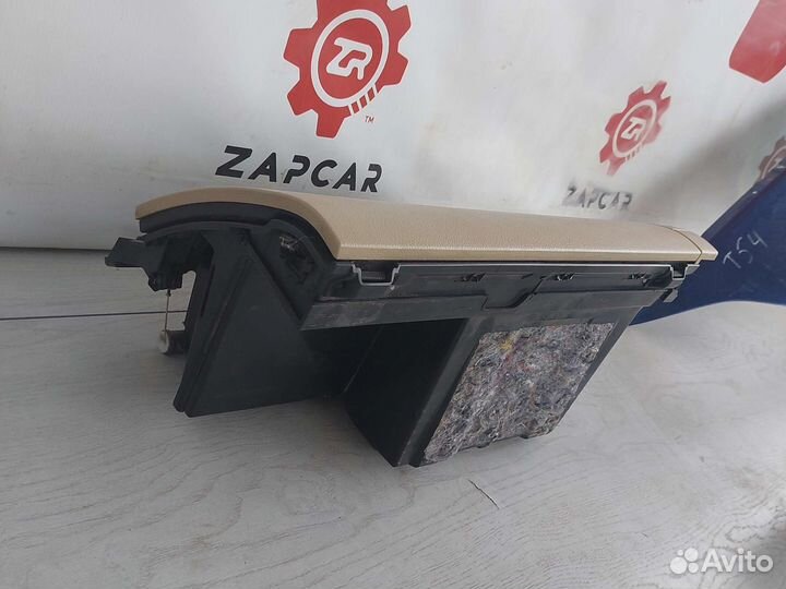 Lexus LX570 Бардачек