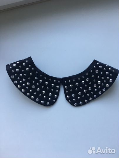 Атласный воротник