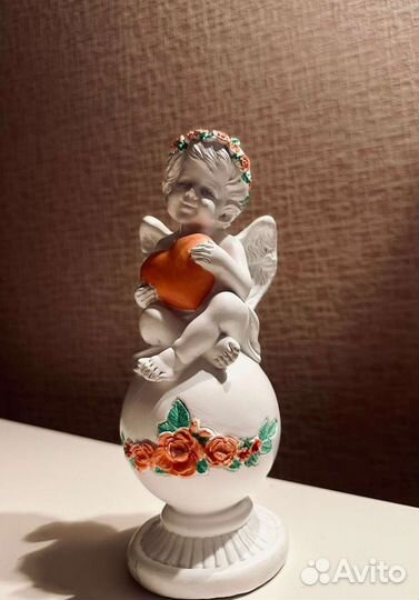 Ангел фарфоровый