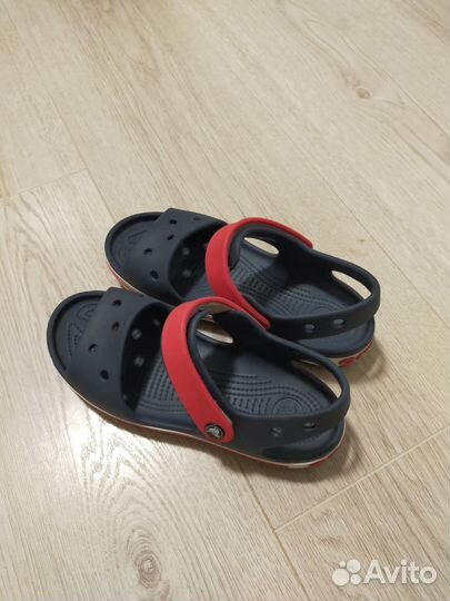 Сандалии Crocs J2