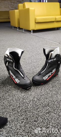 Лыжные ботинки коньковые spine