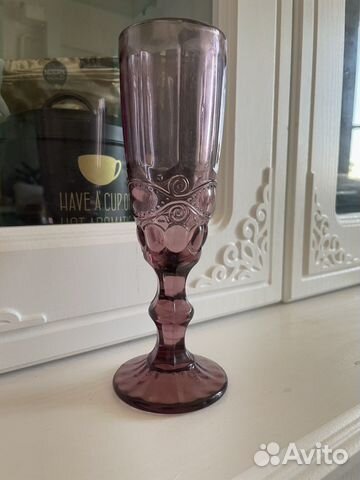 Бокал из розового стекла, розовый бокал