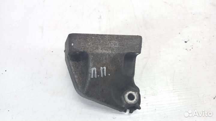 Кронштейн двигателя правый Mercedes W251 R350 642