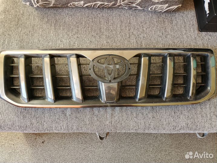 Решетка радиатора toyota land cruiser prado 120