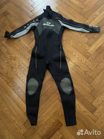 Гидрокостюм для подводного плавания