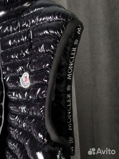 Жилетка глянцевая Moncler