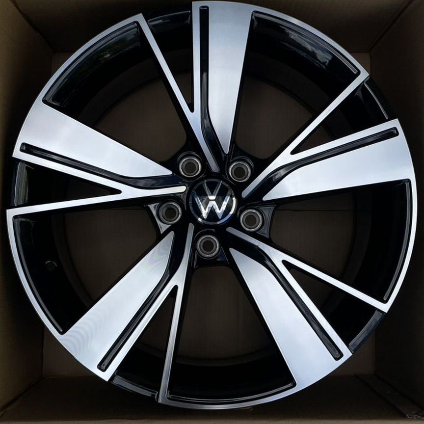 Литые диски Volkswagen 8×R18 5×112