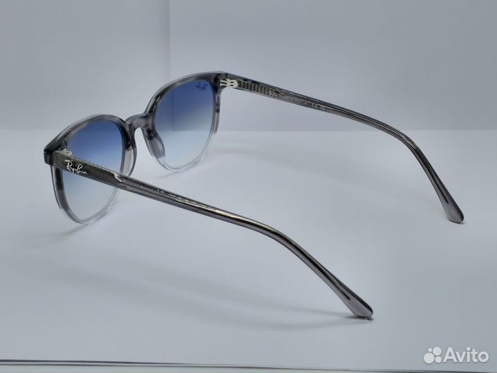 Солнцезащитные очки Ray Ban