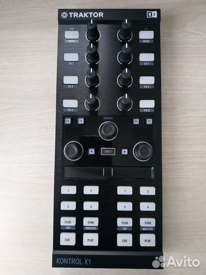Native Instruments Traktor Kontrol X1 Mk2