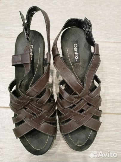 Босоножки женские 37.5 на танкетке