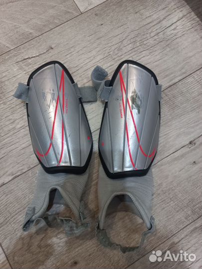 Щитки футбольные детские nike