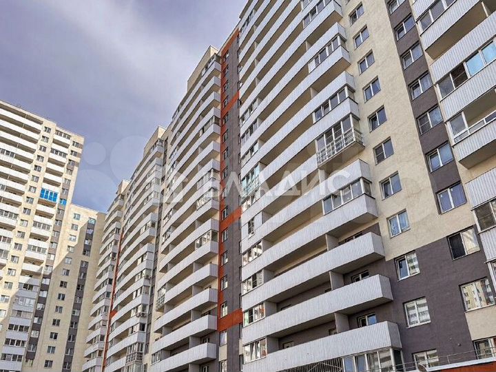 Квартира-студия, 33,9 м², 1/25 эт.