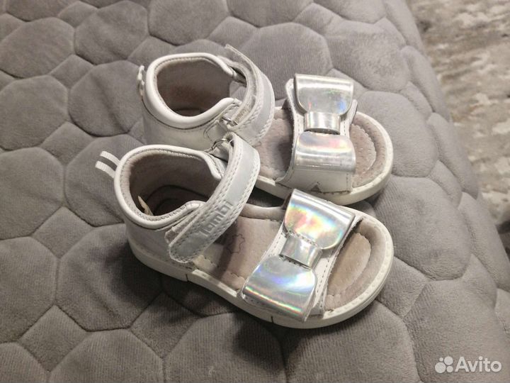 Сандалии для девочки
