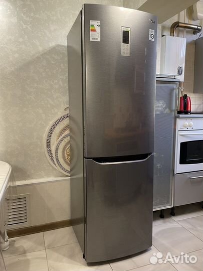 Холодильник LG