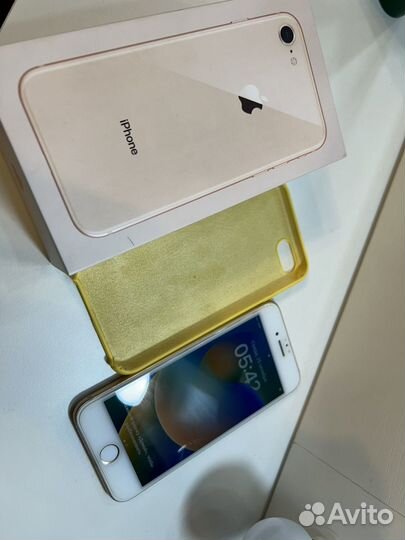 iPhone 8, 64 ГБ