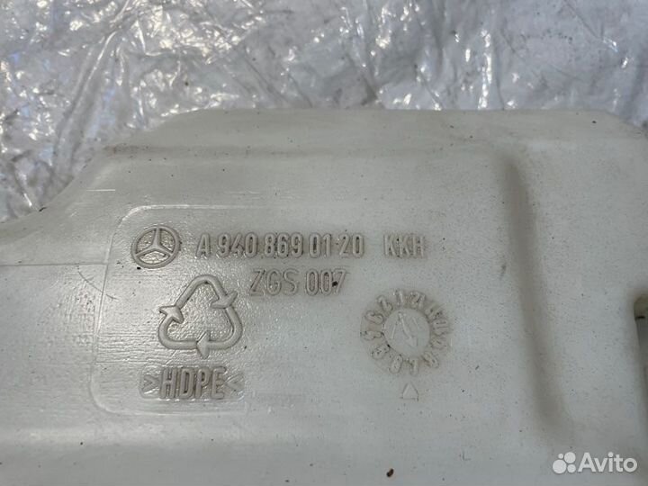 Бачок омывателя лобового стекла Mercedes-Benz