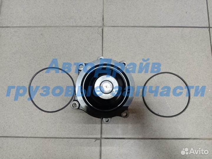 Насос водяной Ивеко Стралис двигатель Курсор 8