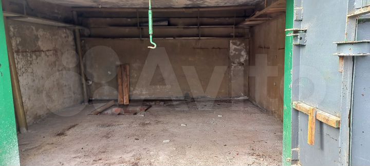 Гараж, > 30 м²