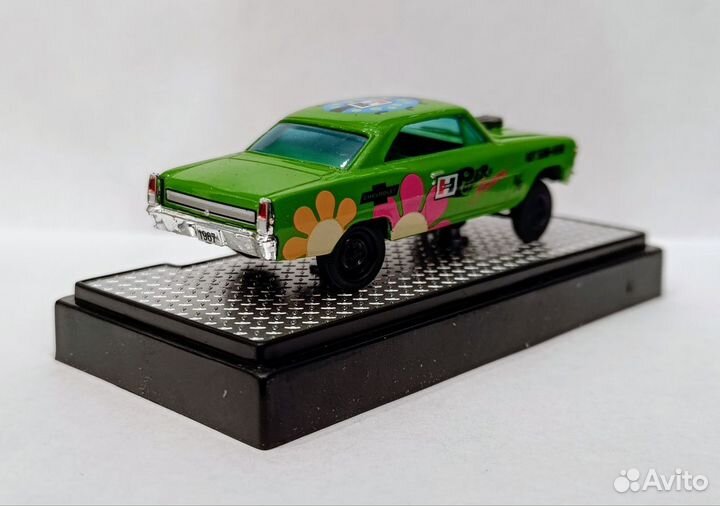 Модель 1967 Chevrolet Nova Gasser M2 Machines 1:64