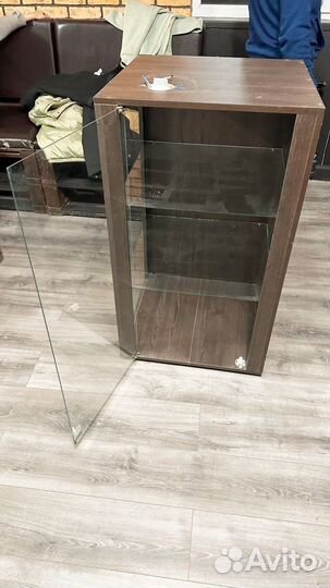 Витринная тумба