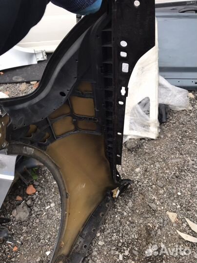 Крыло правое до рестайлинг Туарег 1