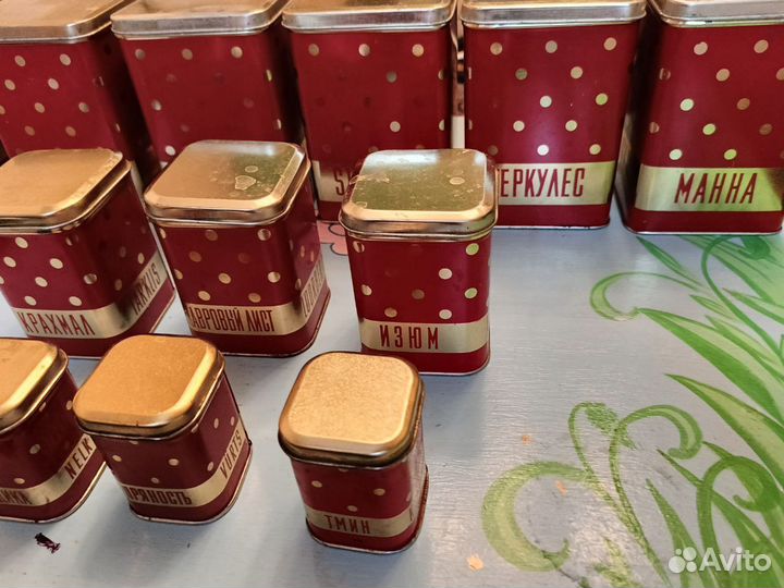 Банки жестяные советские в горох