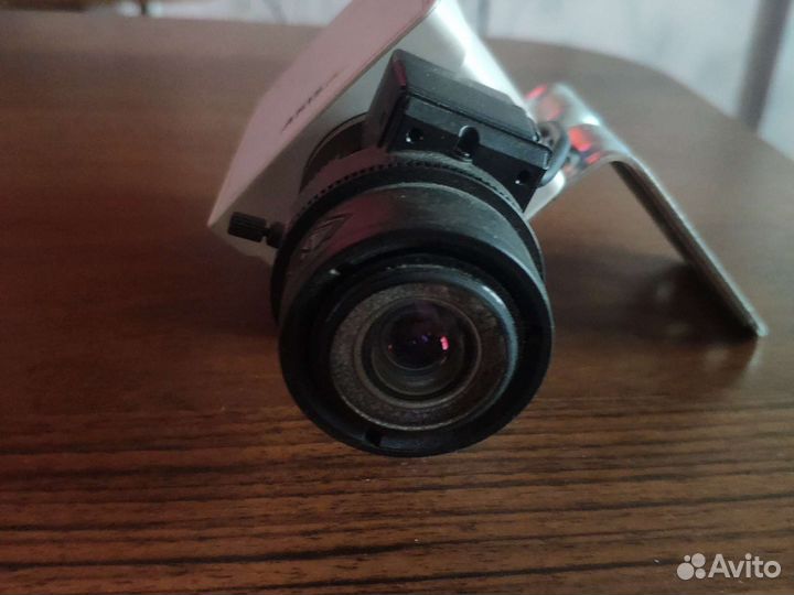 Видеокамера Axis M1114