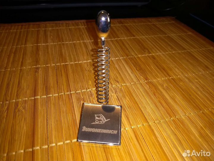 Сувенир Jungheinrich, держатель визитки