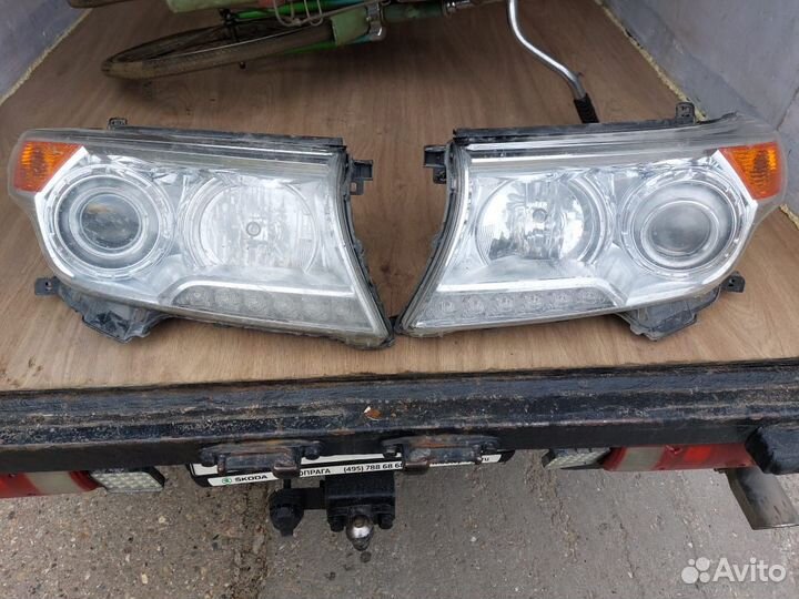 Фара toyota land cruiser 200