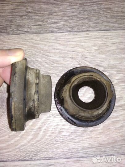 Подкладки верхних задних пружин на Фольксваген пол