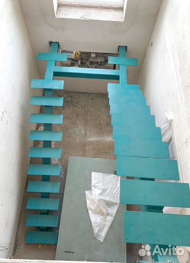 Лестница забежная под ключ