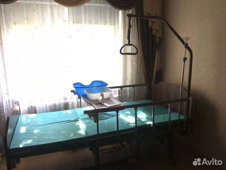 Кровать для лежачих больных,инвалидов бу механич