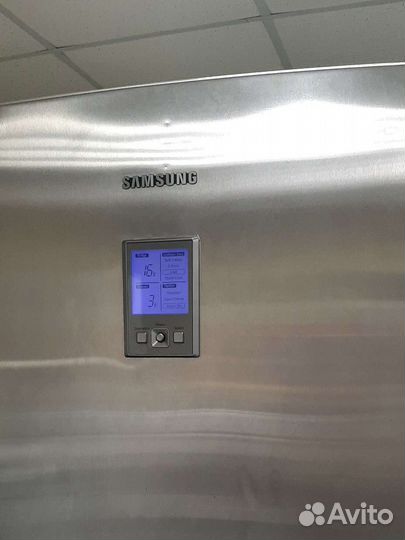 Холодильник Samsung Full No Frost