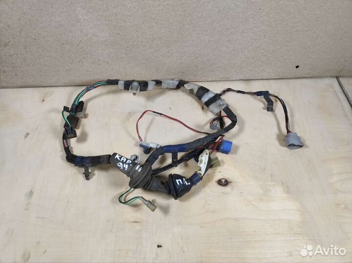 Проводка передней правой двери Toyota Carina E