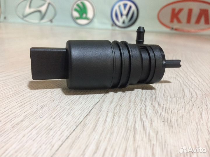 Моторчик омывателя стекла насос Фольксваген Поло