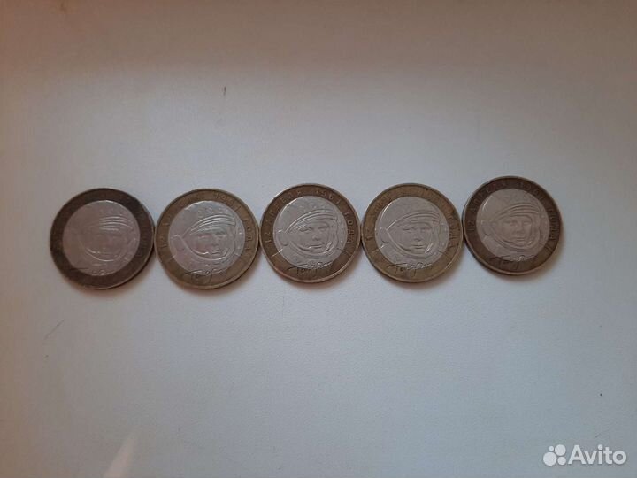 Продам манеты 10 р