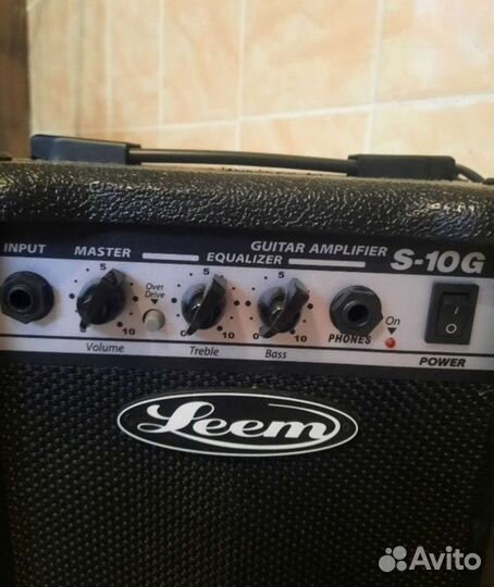 Гитарный комбоусилитель