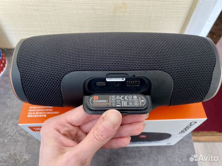 Колонка jbl charge 4 (оригинал)