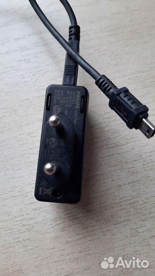 Зарядка адаптер philips