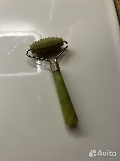 Массажер для лица из натурального камня бу