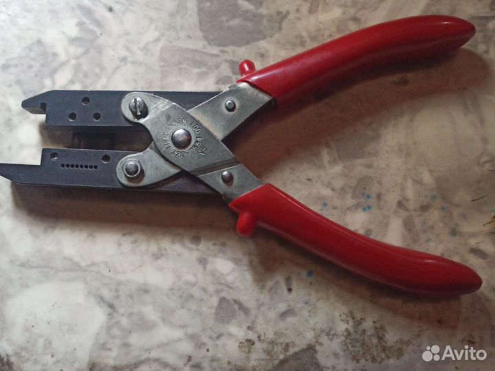 Обжимной инструмент