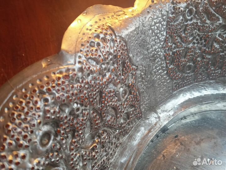 Ваза. Лаос. Посеребрение и орнаменты