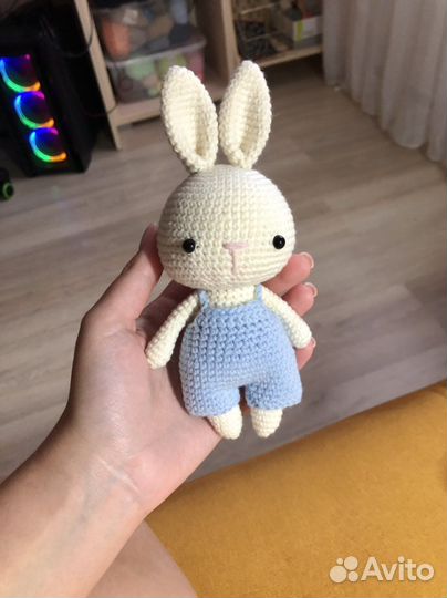 Вязаный зайчик