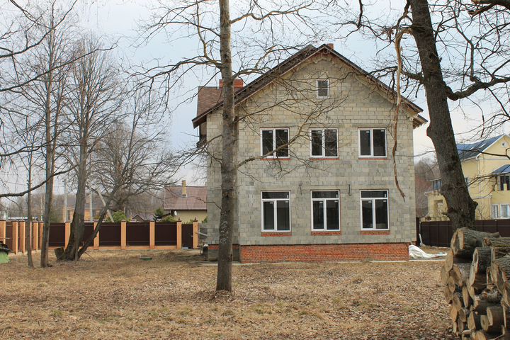 Дом 237 м² на участке 15 сот.