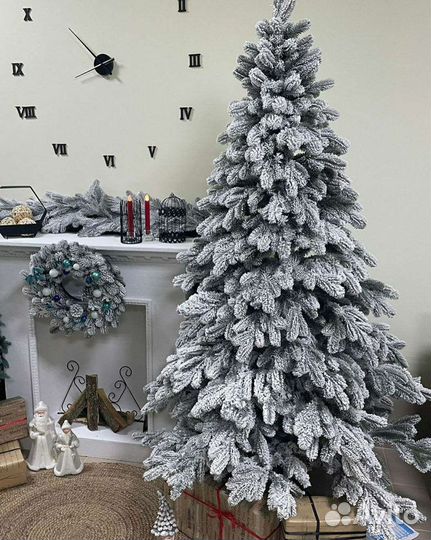 Искусственная елка заснеженная литая