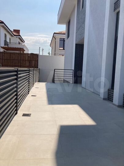 Дом 195 м² на участке 3,3 сот.